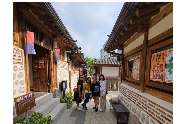 Seoul Heritage Walking Tour: Deoksugung Palace & Jeongdong-gil - Photo 1 of 13